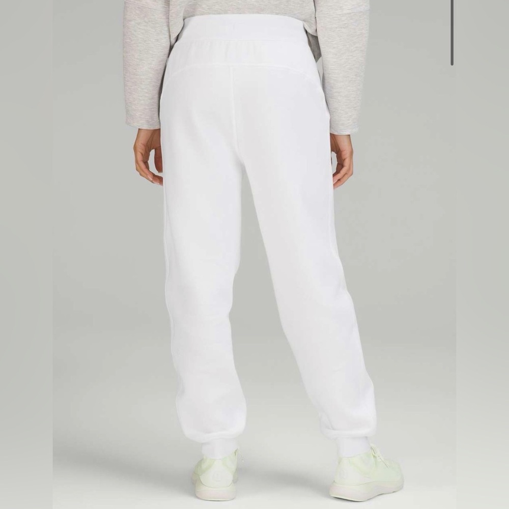 Lululemon Scuba High-Rise Relaxed Jogger White 6 - Picture 6 of 6